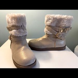 Guess fur boots